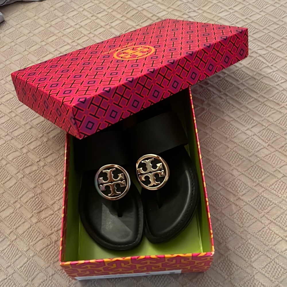Tory Burch Benton band flat sandal black size 8.5